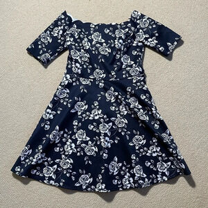 Nine Britton Vandalie off-the-shoulder Scalloped Neckline Dress